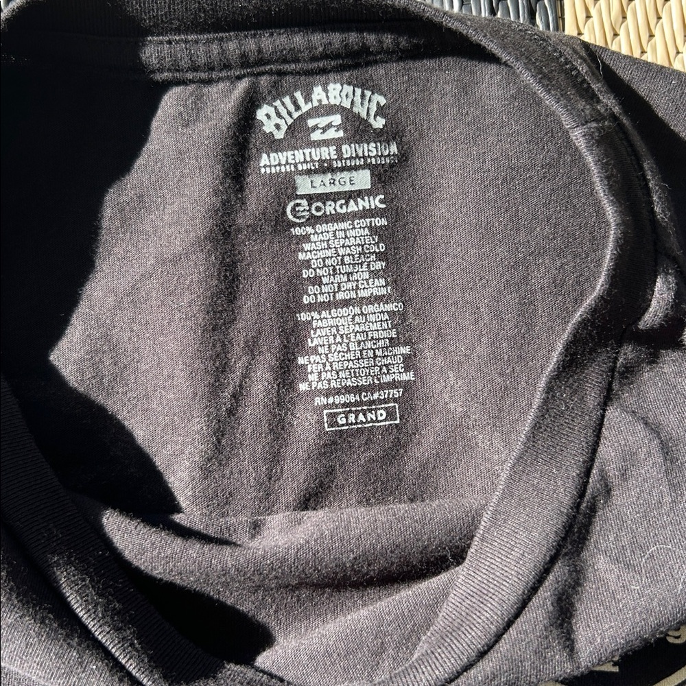 Billabong Men’s Organic Cotton Black Long Sleeve w/Mountain Design + Logo - Picture 5 of 5